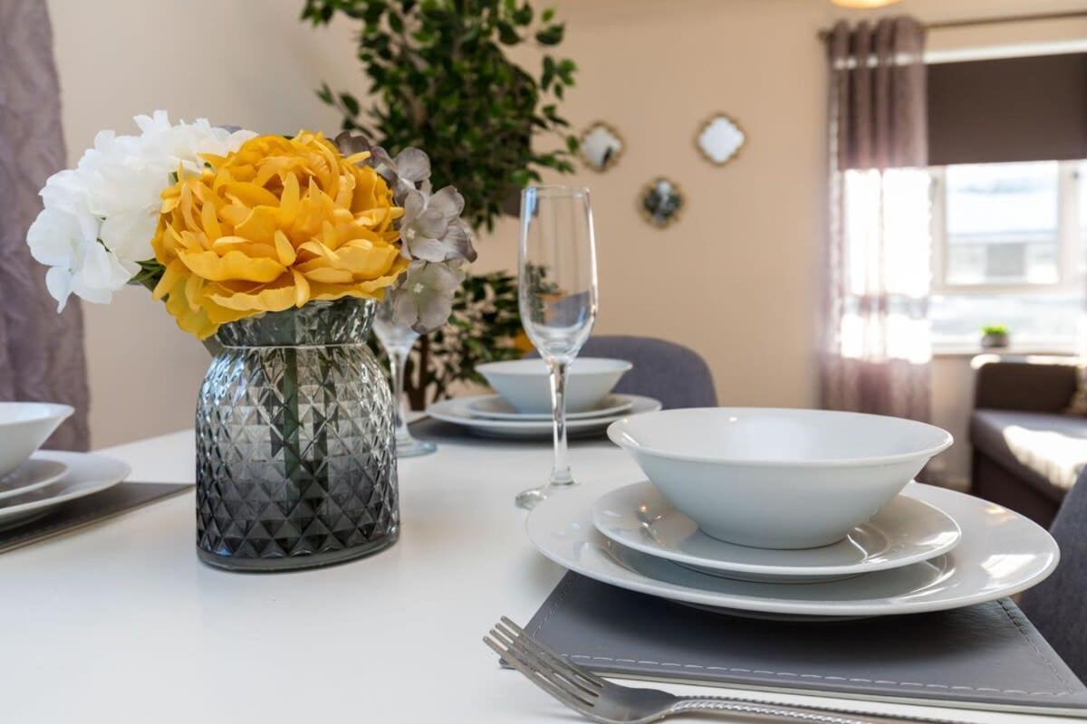 Willa 19A The Broadwalk - Cozy 1Br In The Heart Of Crawley Near Gatwick Airport Great For Contractors And Flight Crew Students Zewnętrze zdjęcie