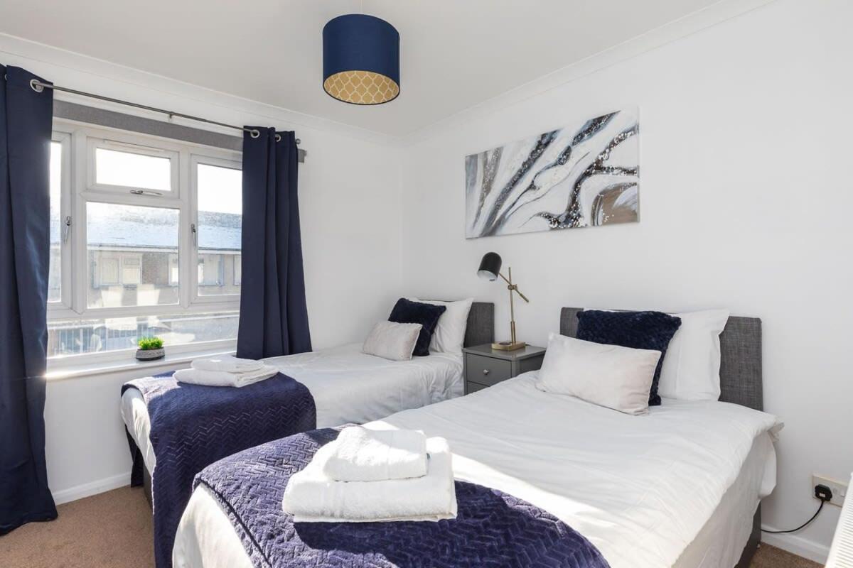 Willa 19A The Broadwalk - Cozy 1Br In The Heart Of Crawley Near Gatwick Airport Great For Contractors And Flight Crew Students Zewnętrze zdjęcie